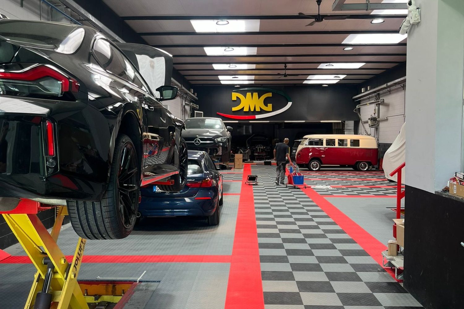 Pavimento Chiuso mandorlato ad incastro racing